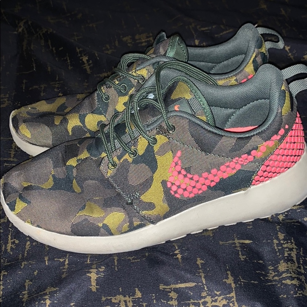 Nike’s for sale ! GREAT CONDITION!